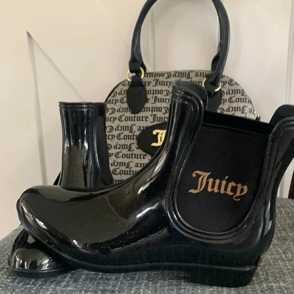 7M JUICY COUTURE Rori Black Gold Sparkle Ankle Rain Boots. - Picture 3 of 8